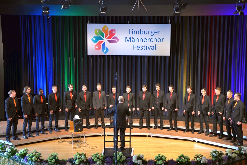 Das Cantamus-Männerensemble beim Limburger Männerchorfestival 2019 (Bild: Stephanie Fischer) Das Cantamus-Männerensemble beim Limburger Männerchorfestival 2019 (Bild: Stephanie Fischer)
